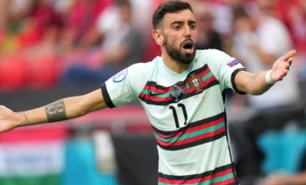 芝加哥白袜与纽约洋基在爱荷华州玉米地举行“梦幻之地”比赛，重现电影经典瞬间